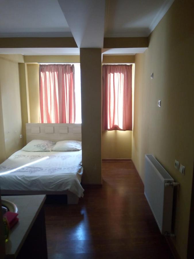 Vake-House Hotell Tbilisi Eksteriør bilde