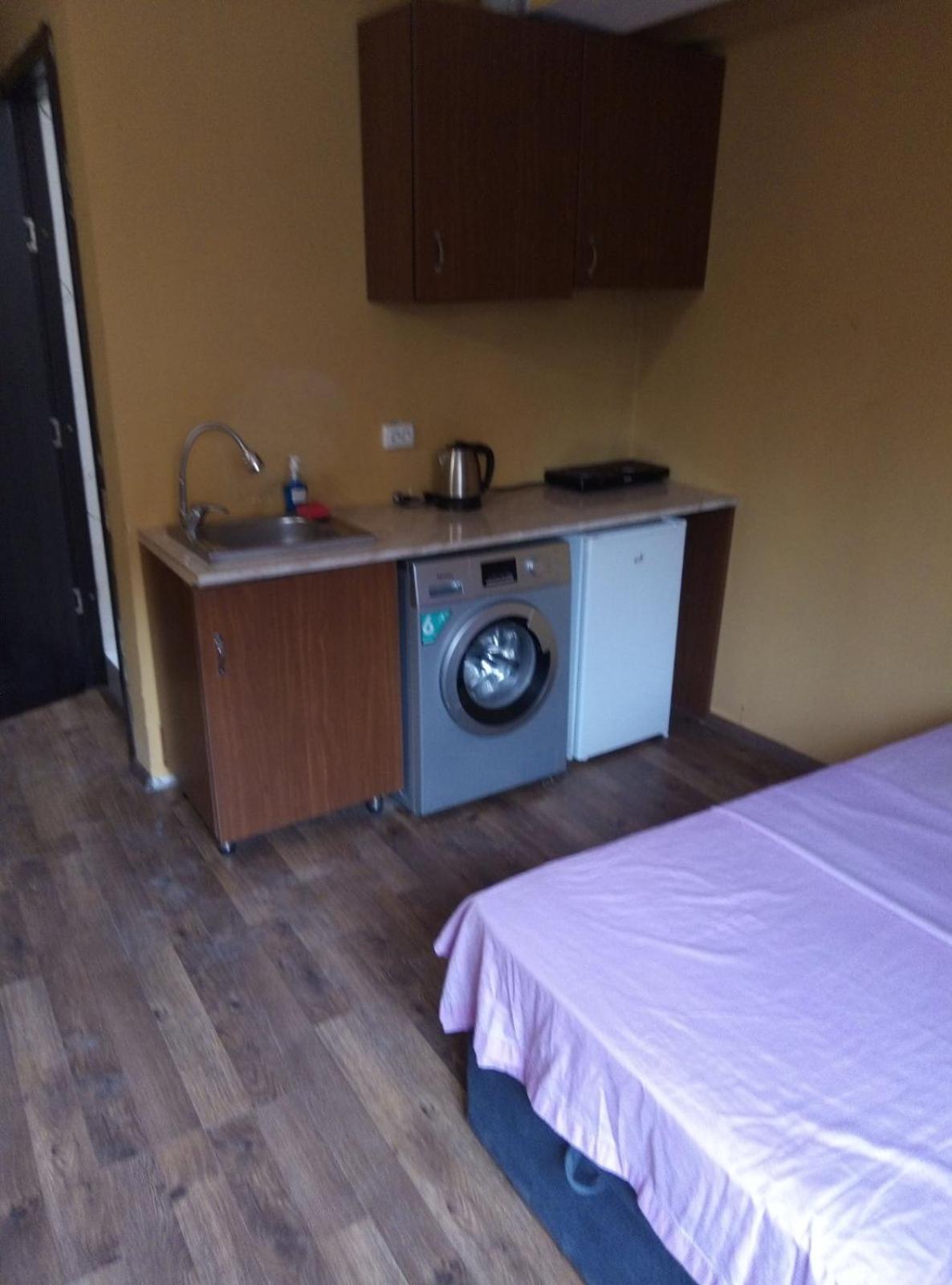 Vake-House Hotell Tbilisi Eksteriør bilde